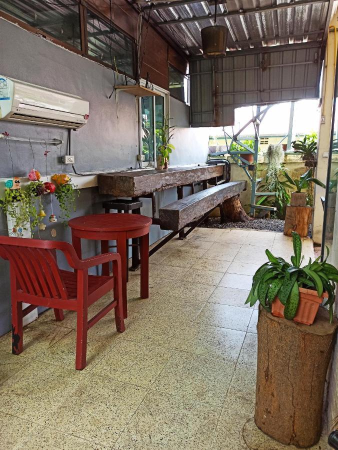 Nu Phuket Airport Resident 1 Panzió Nai Yang Beach Kültér fotó
